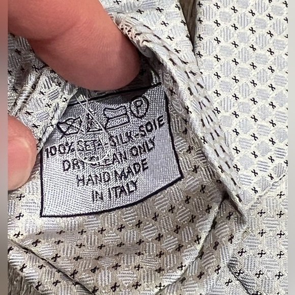 Brioni Tie 100% Silk Made in Italy Subtle Geometric Business Power Tie EUC Lux - Picture 8 of 12